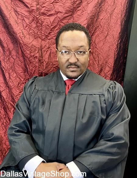 Clarence Thomas, Black Hisrory Men, Black History Clarence Thomas Costume, Clarence Thomas US Supreme Ct Justice Costume is from Dallas Vintage Shop.